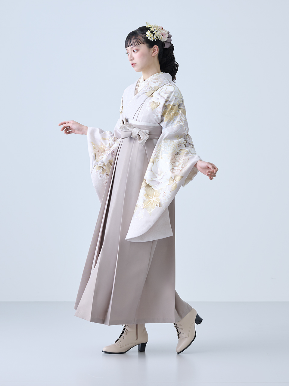 ▽袴　一式セット（扇子なし）　絹100%　購入時20万以上したので半額以下です❁ KIMONO＆ 卒業袴 New Collection Fair | 袴 | KIMONO&
