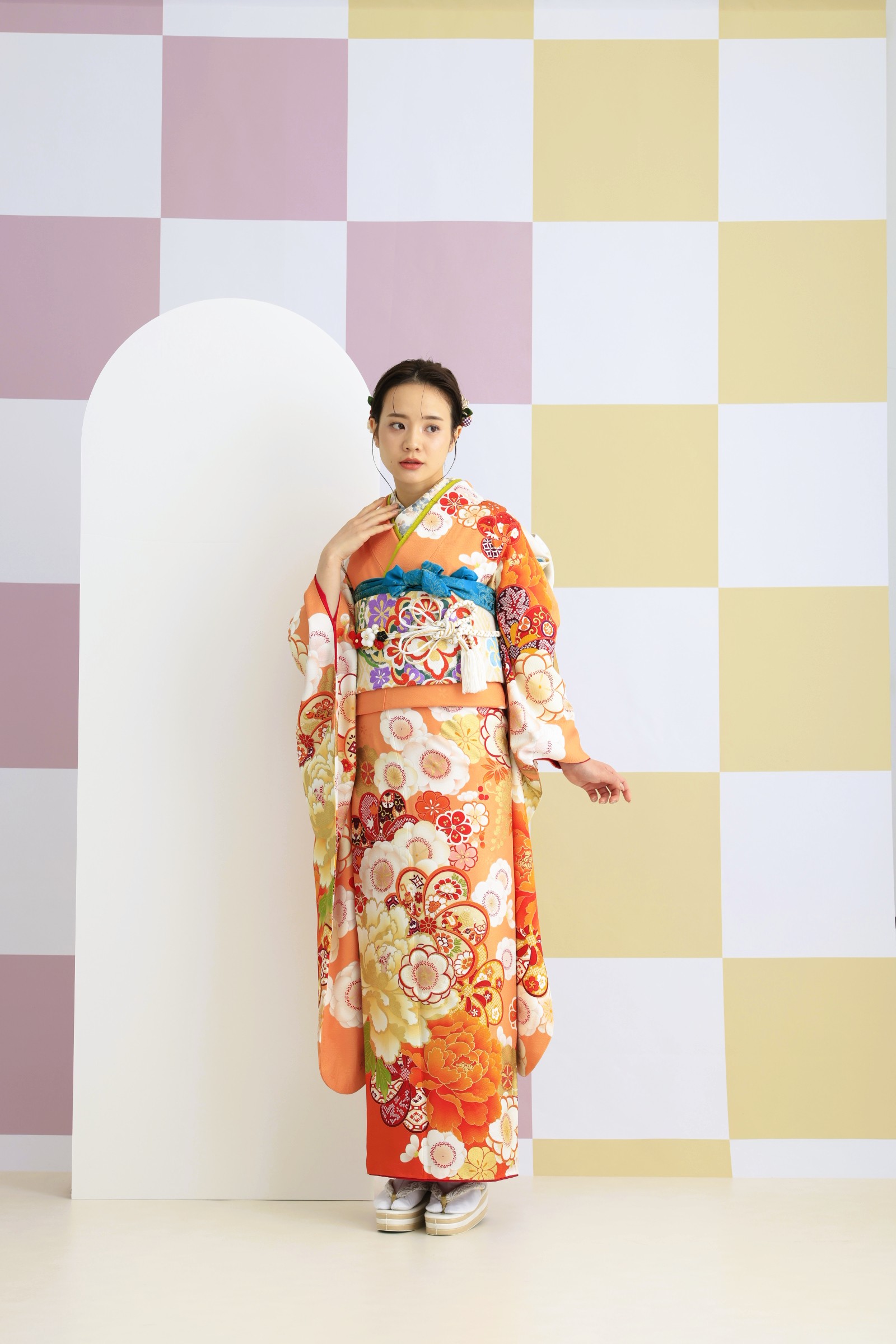 オレンジの振袖
