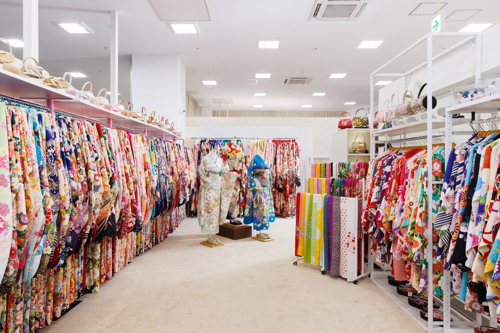 キモノアンド店内
常に豊富な品ぞろえを維持しており、商品量・準備ともに安心してご利用いただけます
